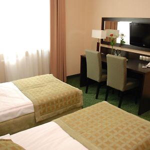Zimmer mit zwei Einzelbetten